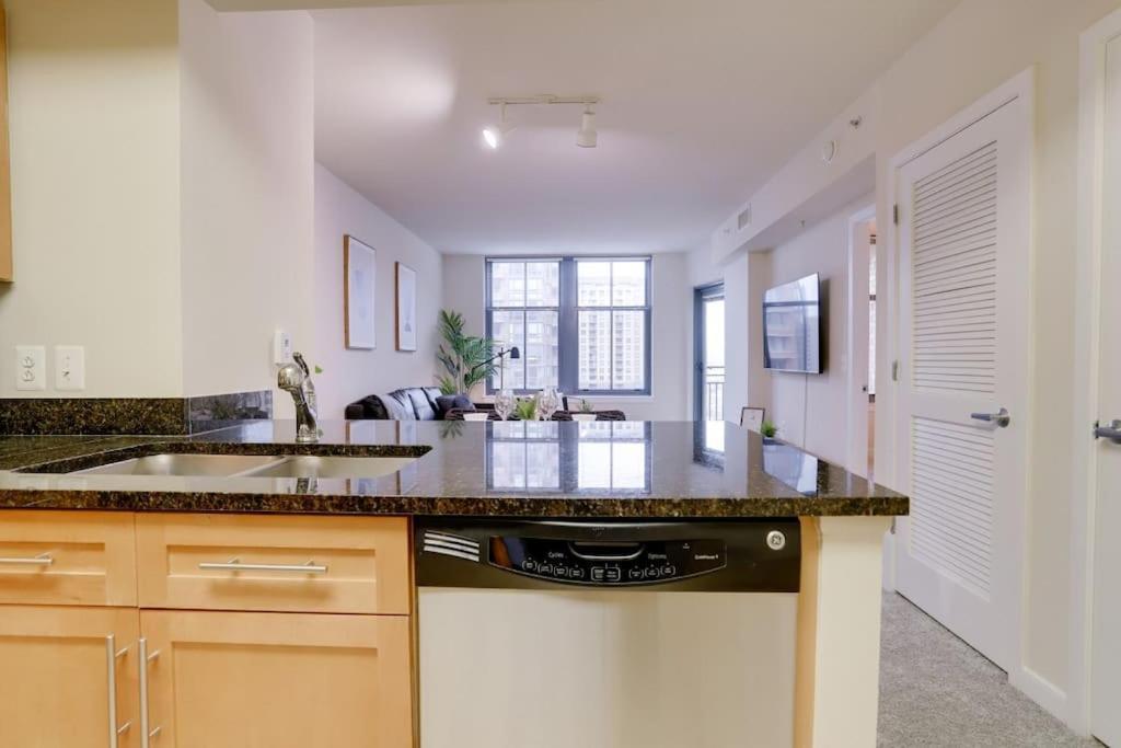 Condo With Gym And Pool In Pentagon City 8Min To Dca Arlington Esterno foto