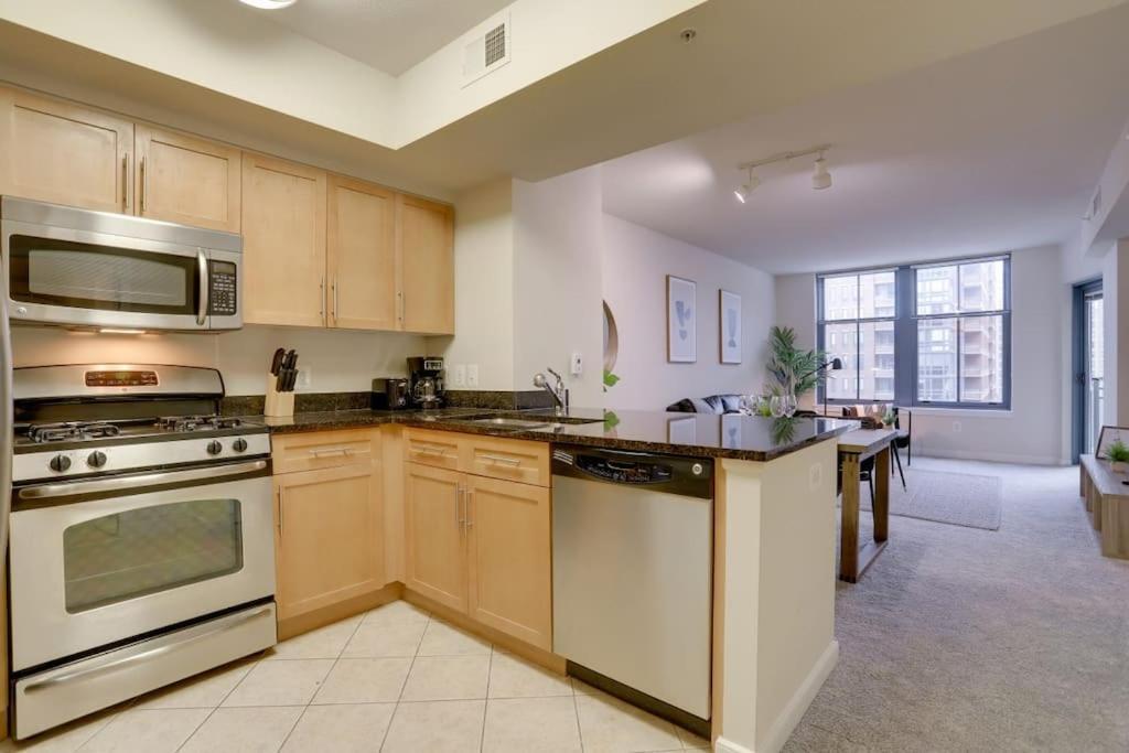 Condo With Gym And Pool In Pentagon City 8Min To Dca Arlington Esterno foto